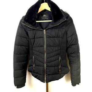 ZARA Outerwear Black Puffer Coat w/ Optional Hood, w/ Pockets Faux Fur Collar XS